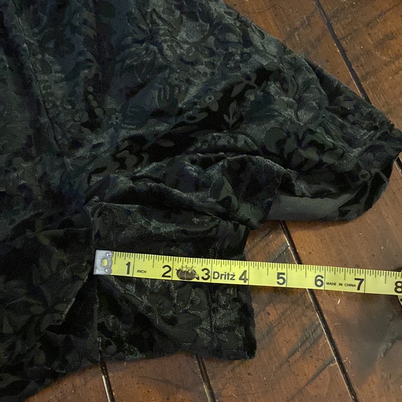 Saylor Velvet Romper - Picture 5 of 12